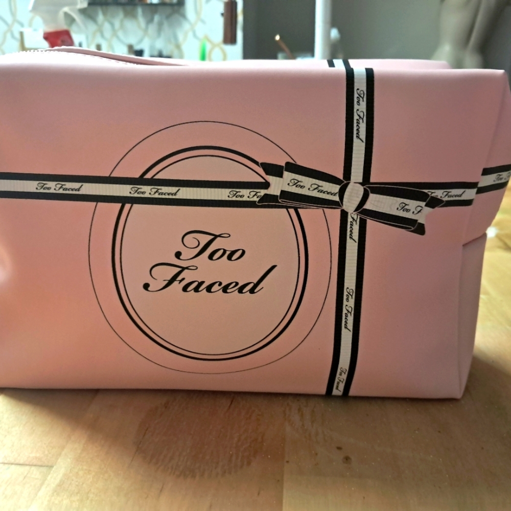 Cosmetic bag